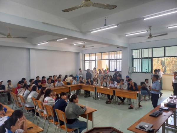 Đón tiếp học sinh Trường THPT Lương Thế Vinh, Hàm Kiệm, tỉnh Lâm Đồng