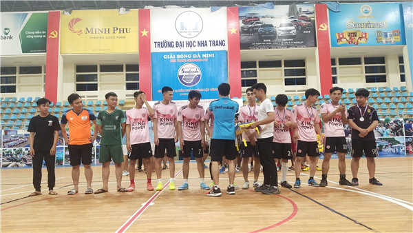 Giải bóng đá truyền thống khoa Xây dựng năm học 2020-2021