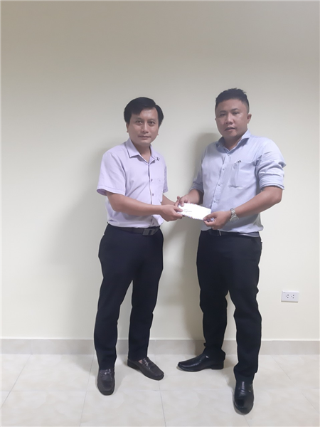 Công ty TNHH Tư vấn và Xây dựng Hưng Lâm hỗ trợ Quỹ khuyến học của Khoa Xây dựng