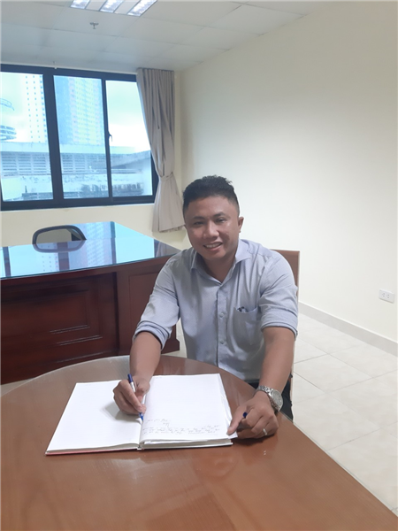 Công ty TNHH Tư vấn và Xây dựng Hưng Lâm hỗ trợ Quỹ khuyến học của Khoa Xây dựng